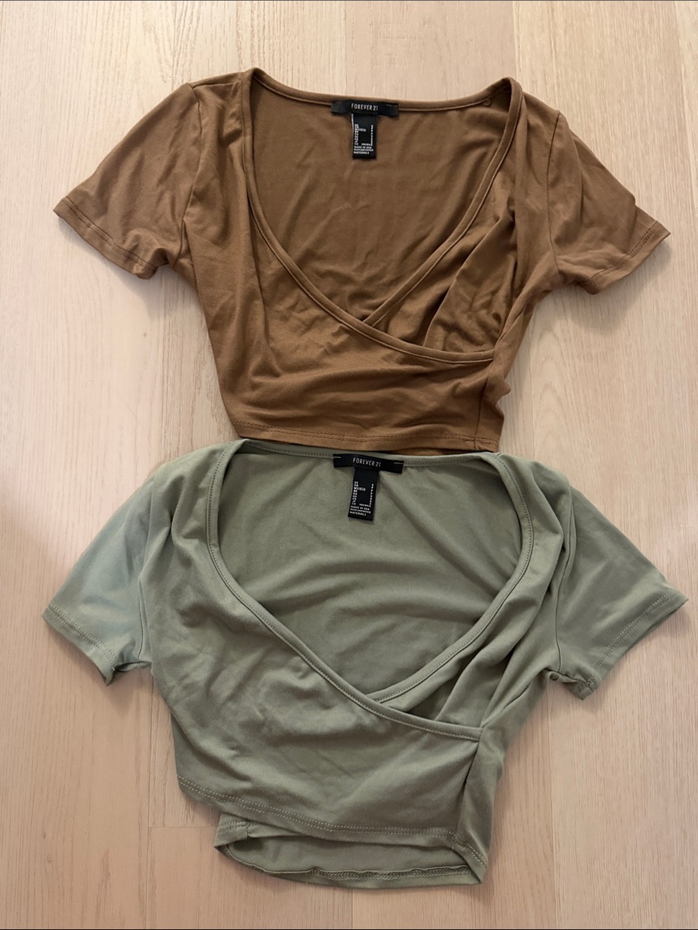 NWOT Set of 2 Forever 21 Brown and Olive Wrap Crop Tops Size Small